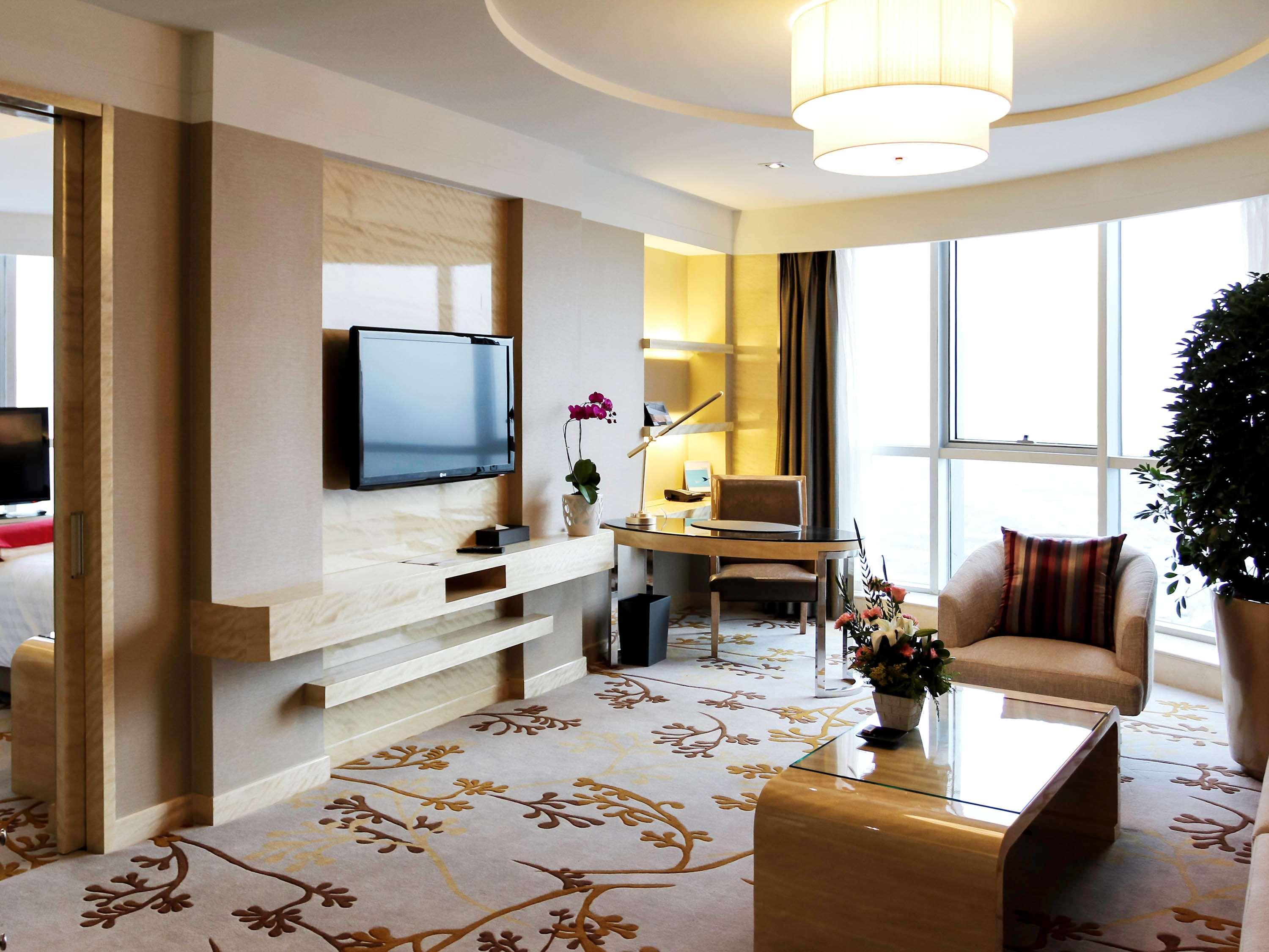 Pullman Linyi Lushang Exterior photo