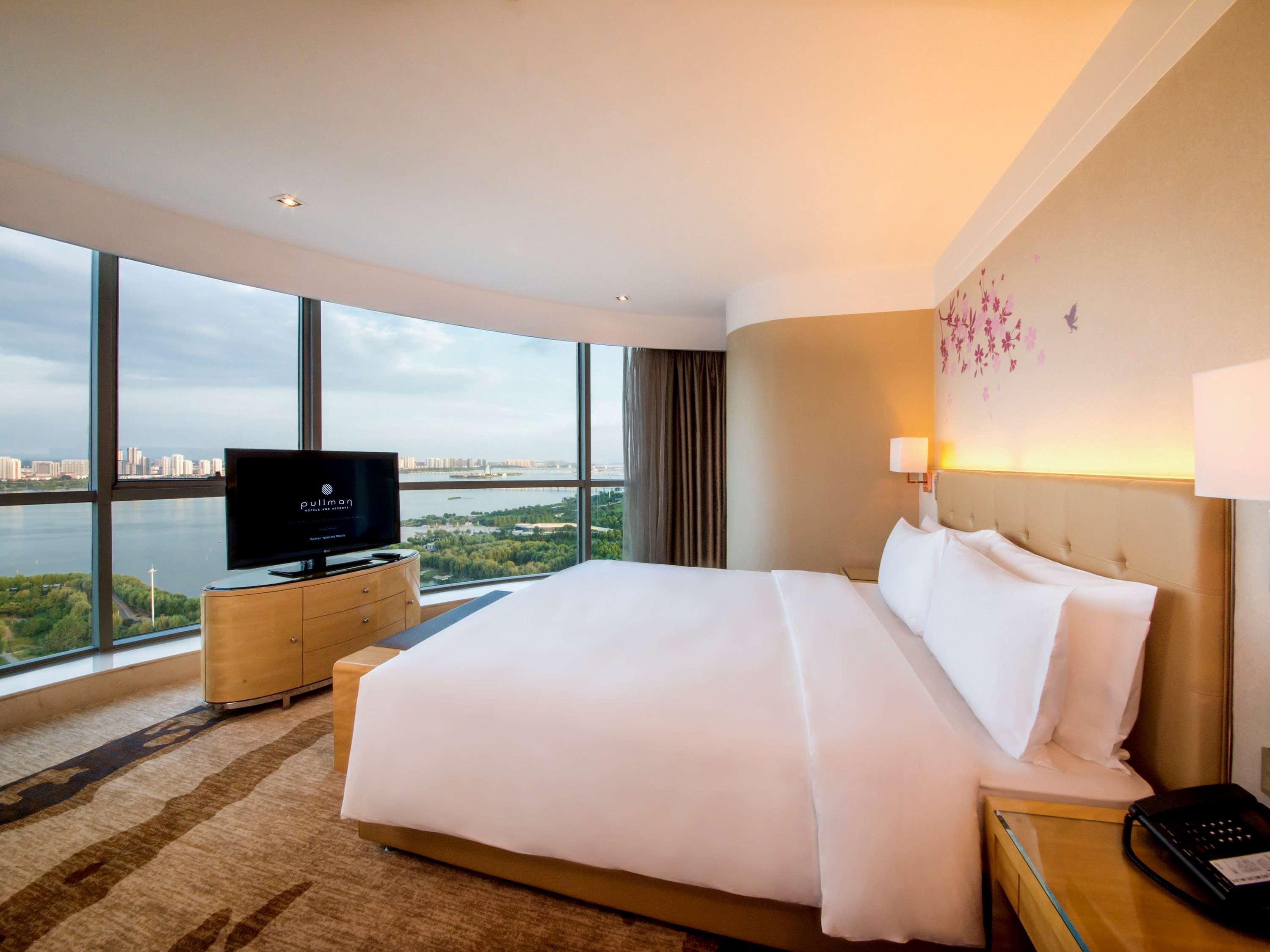 Pullman Linyi Lushang Exterior photo