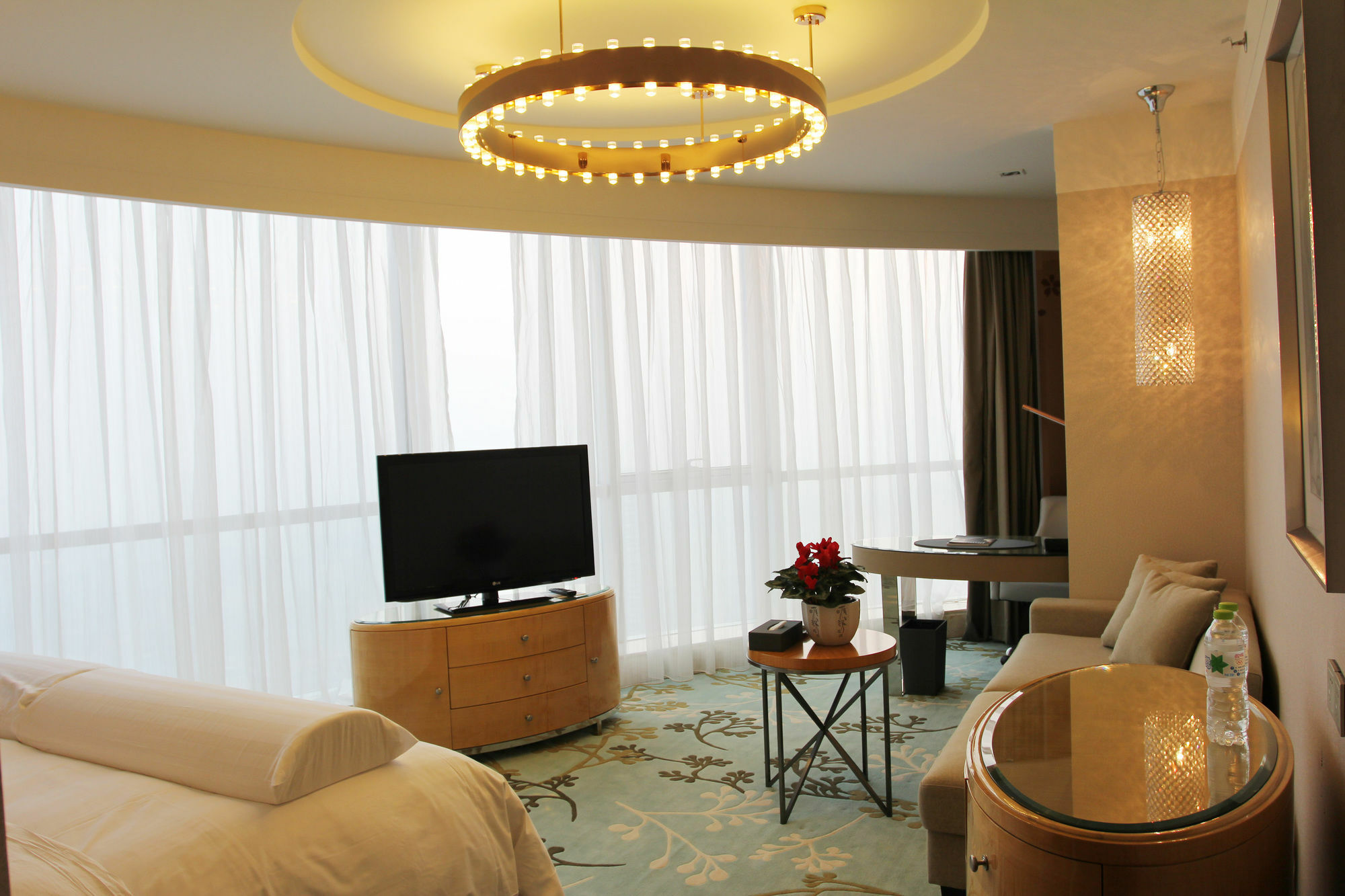 Pullman Linyi Lushang Exterior photo