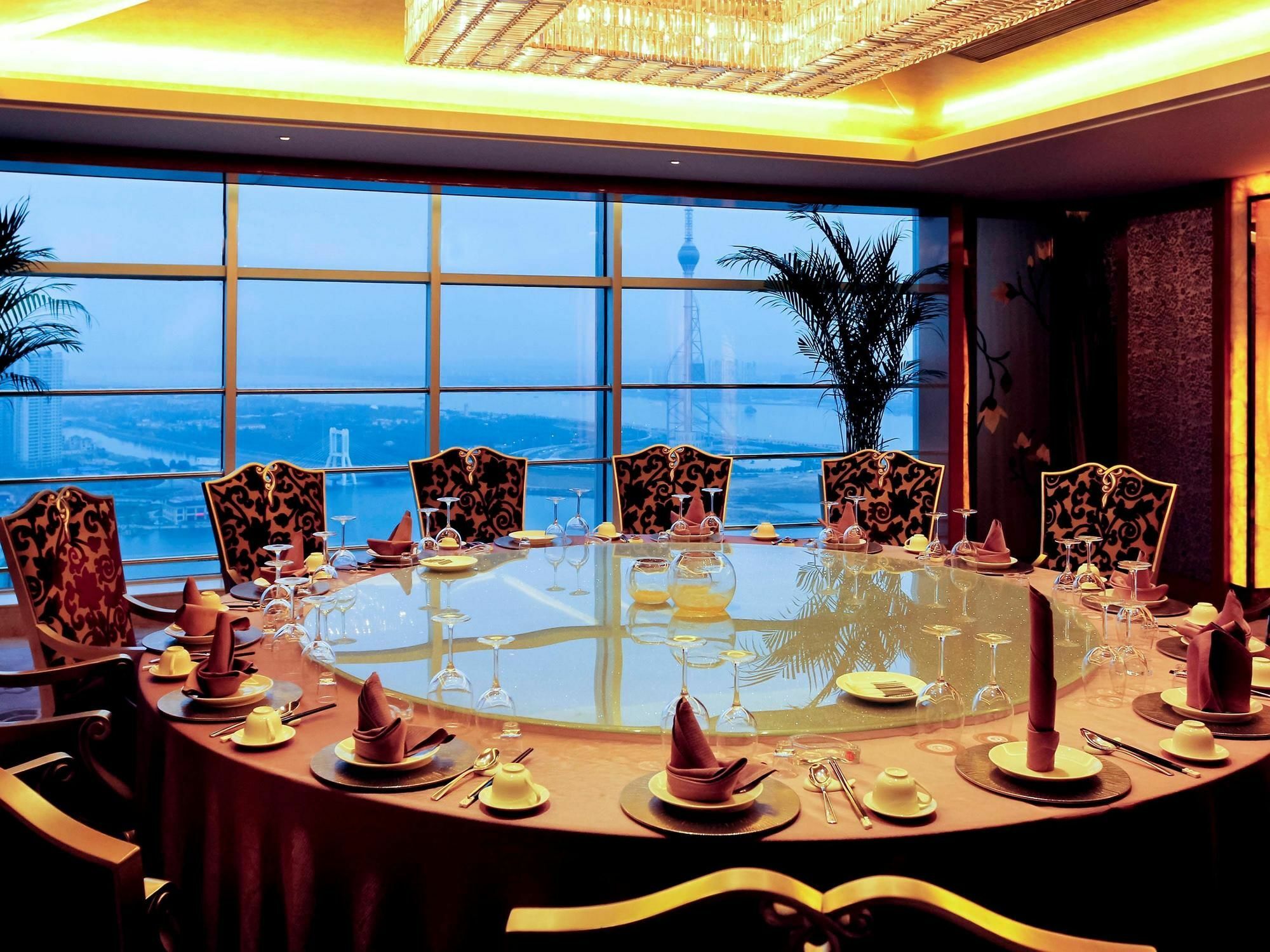 Pullman Linyi Lushang Exterior photo